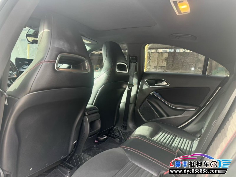 18年奔驰CLA轿车抵押车出售