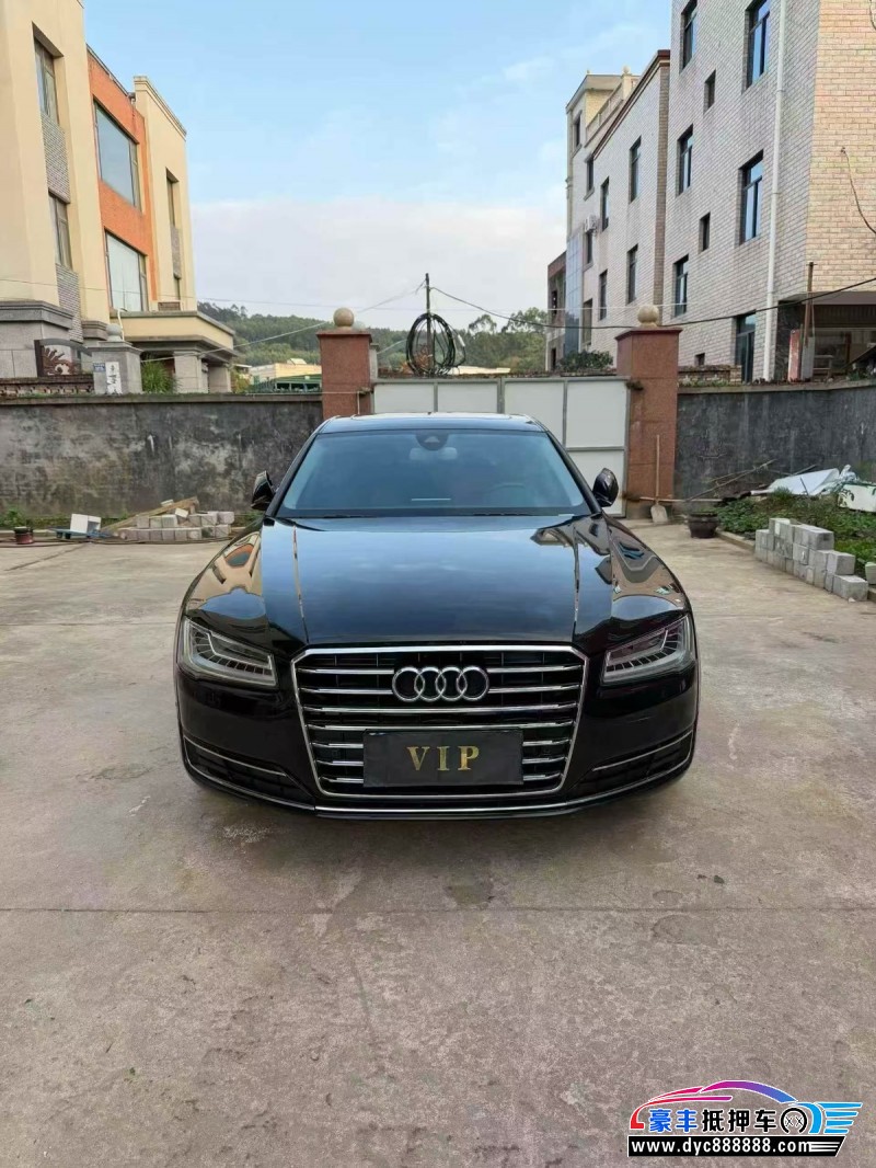 抵押车出售17年奥迪A8轿车