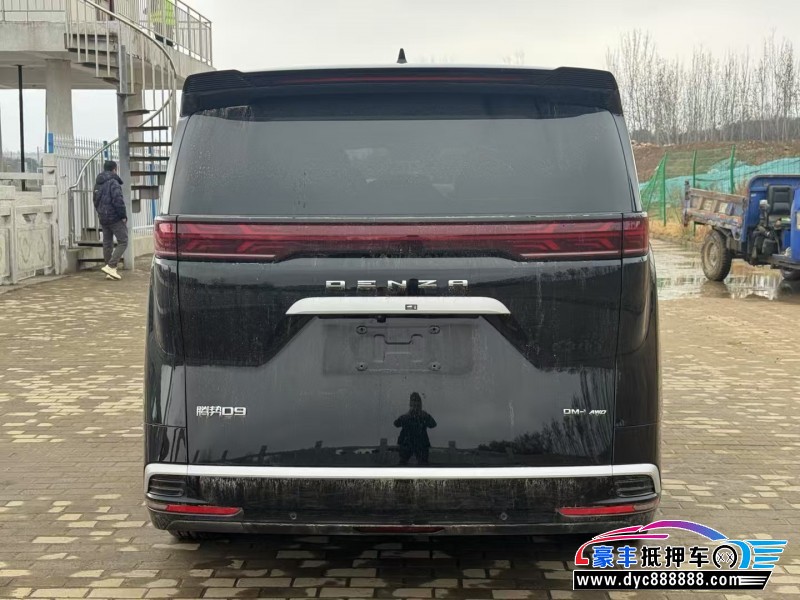 24年腾势D9MPV抵押车出售