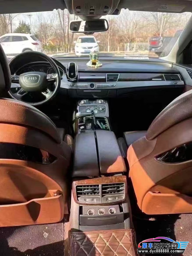 18年奥迪A8轿车抵押车出售