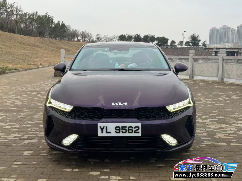 抵押车出售23年起亚K5轿车