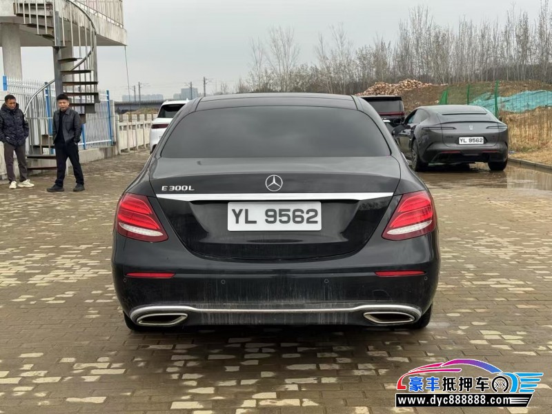18年奔驰E轿车抵押车出售