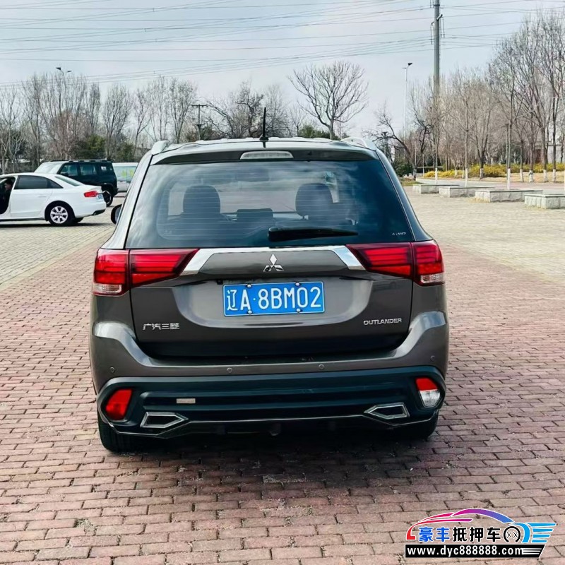 17年三菱欧蓝德轿车抵押车出售