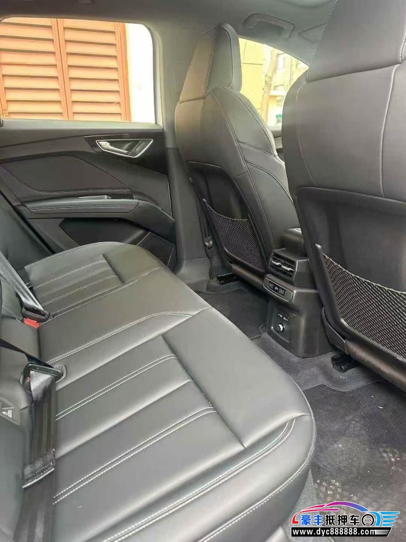 26年奥迪Q4轿车抵押车出售