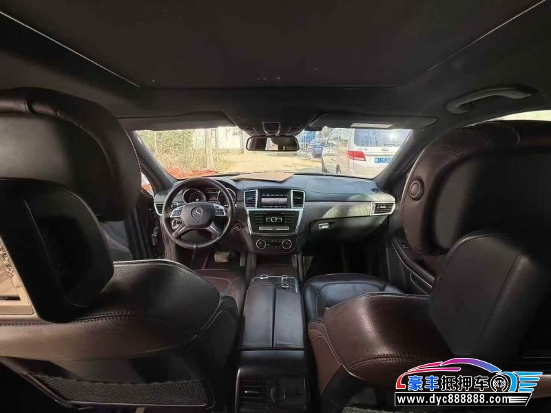 14年奔驰GL轿车抵押车出售