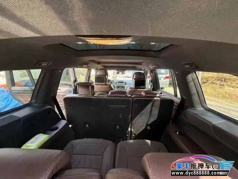 14年奔驰GL轿车抵押车出售