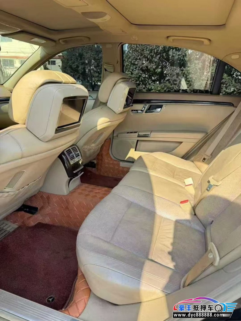 12年奔驰S轿车抵押车出售