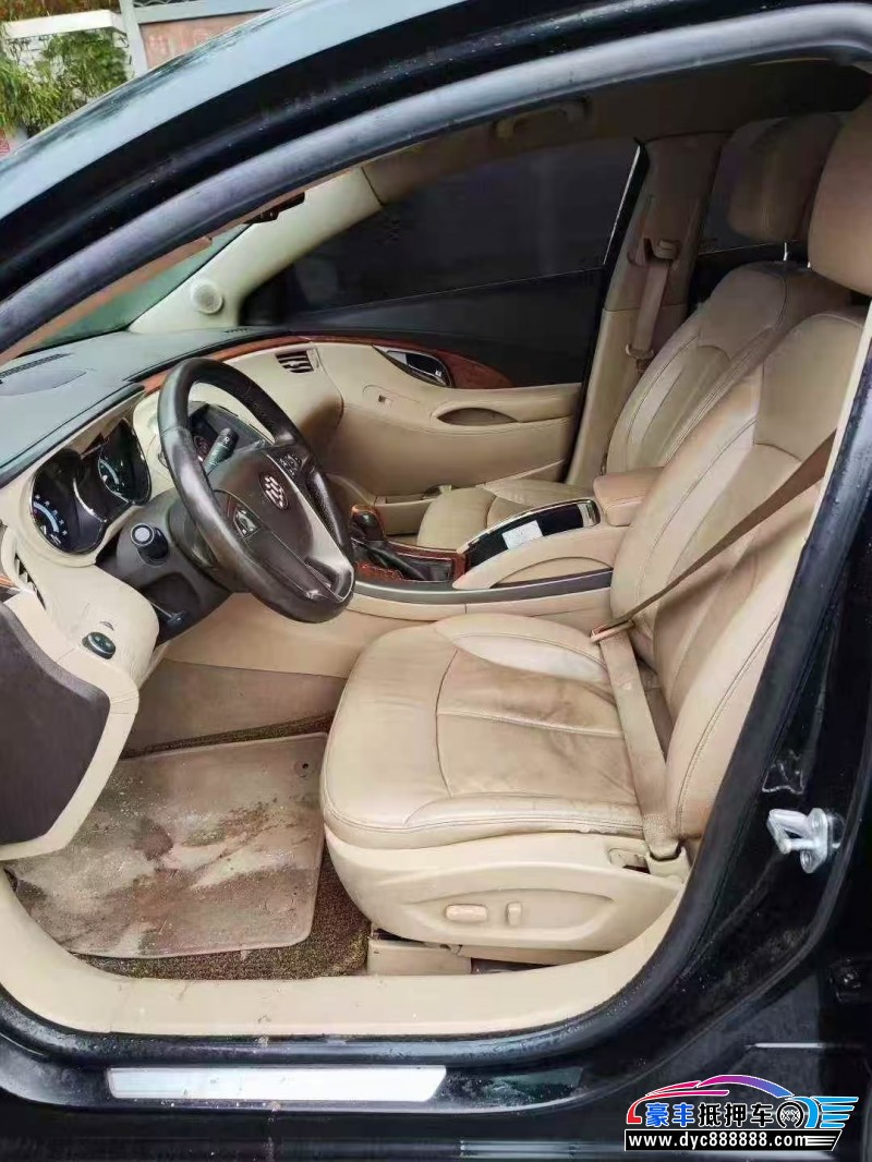 11年别克君越轿车抵押车出售