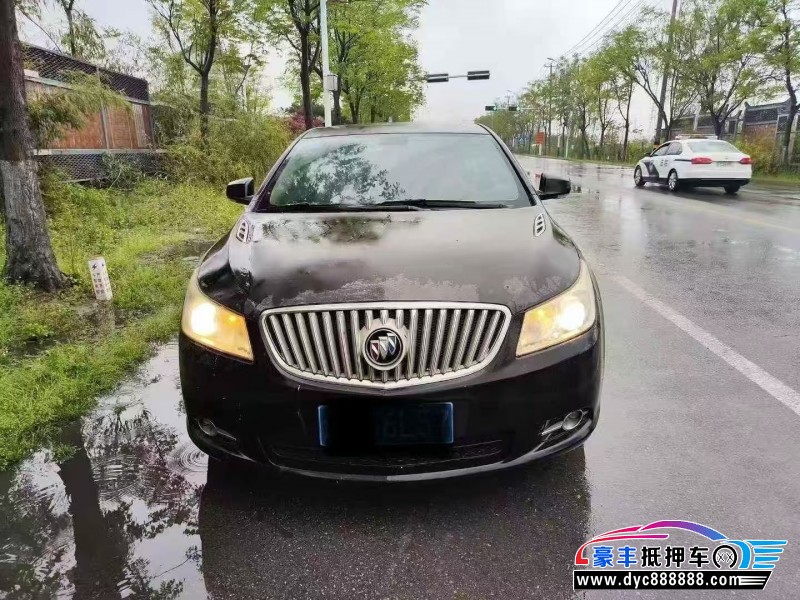 抵押车出售11年别克君越轿车