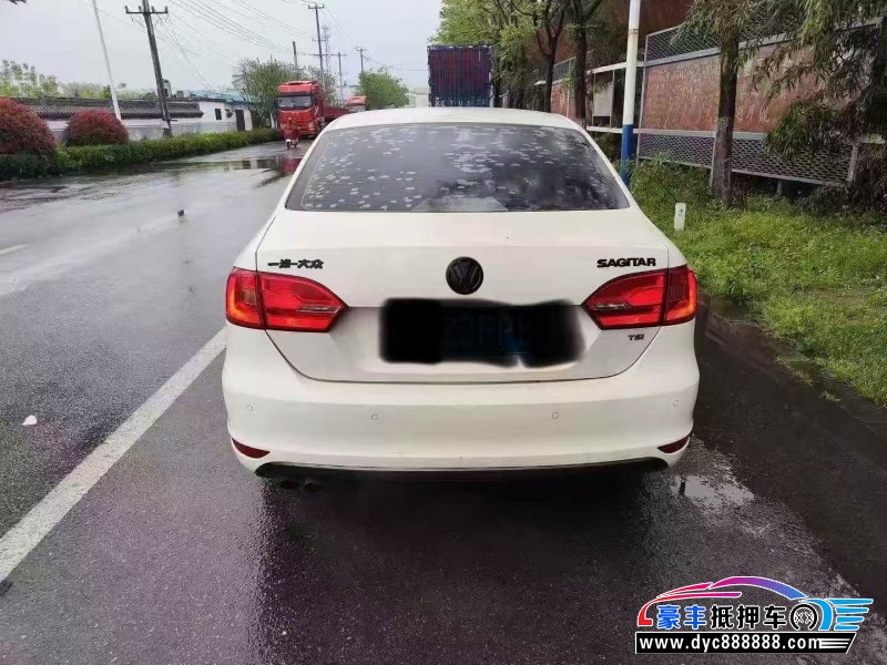 13年大众速腾轿车抵押车出售