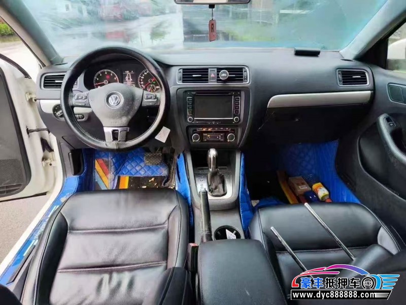 13年大众速腾轿车抵押车出售