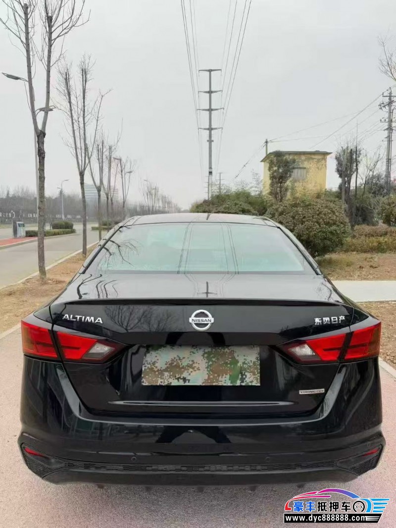 22年日产天籁轿车抵押车出售