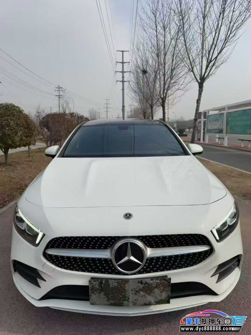 21年奔驰A轿车抵押车出售