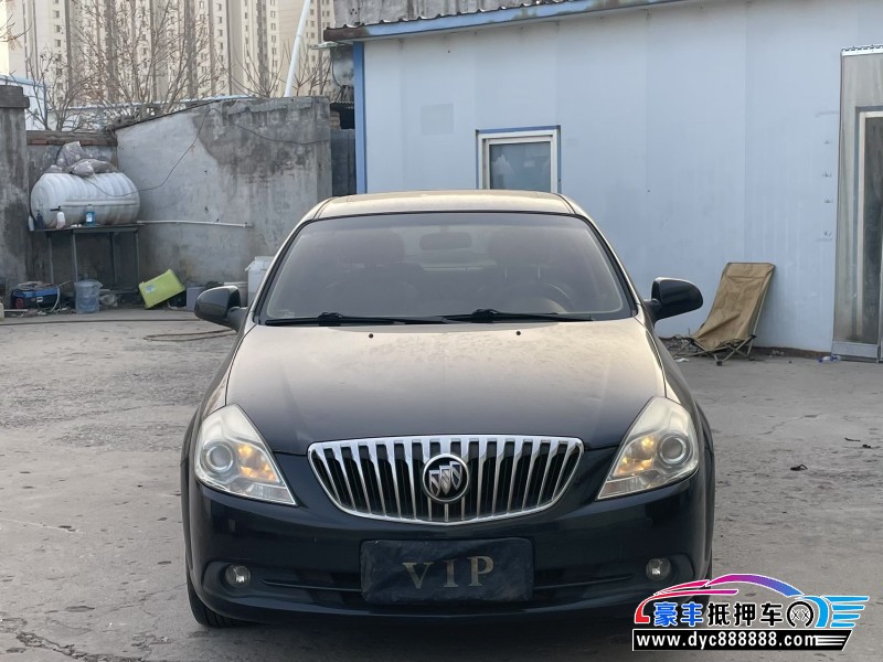 抵押车出售13年别克凯越轿车