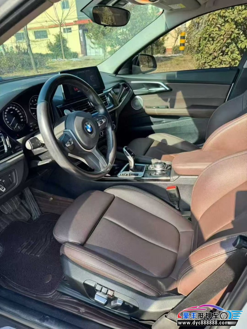 22年宝马1系轿车抵押车出售