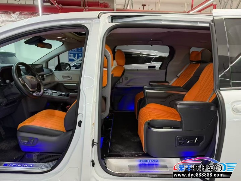 25年丰田塞纳轿车抵押车出售