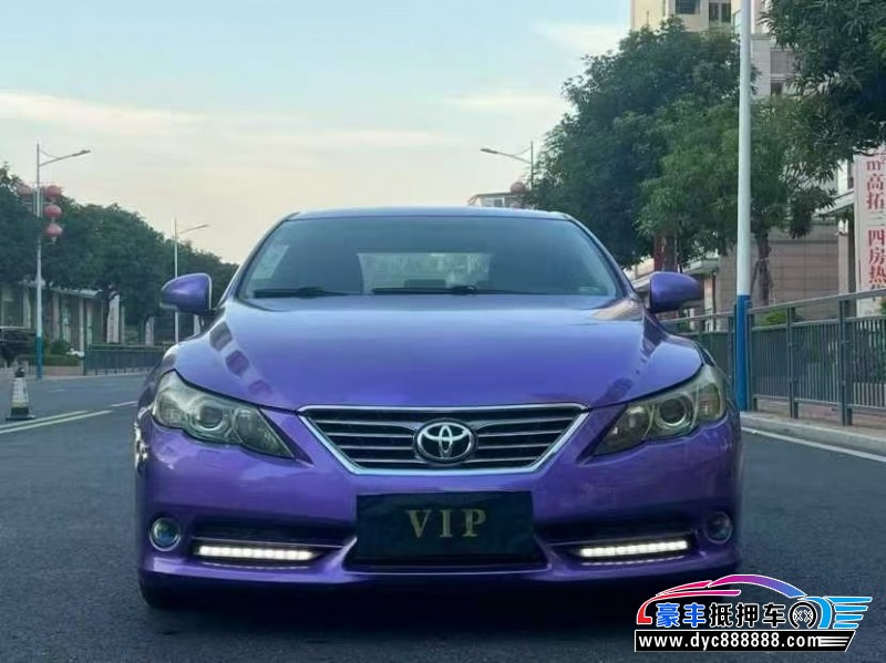 抵押车出售11年丰田锐志轿车