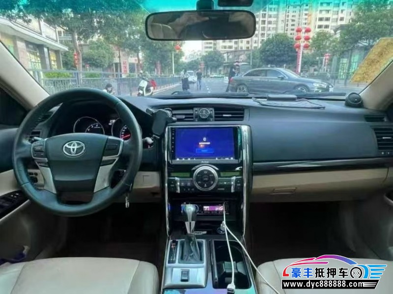11年丰田锐志轿车抵押车出售