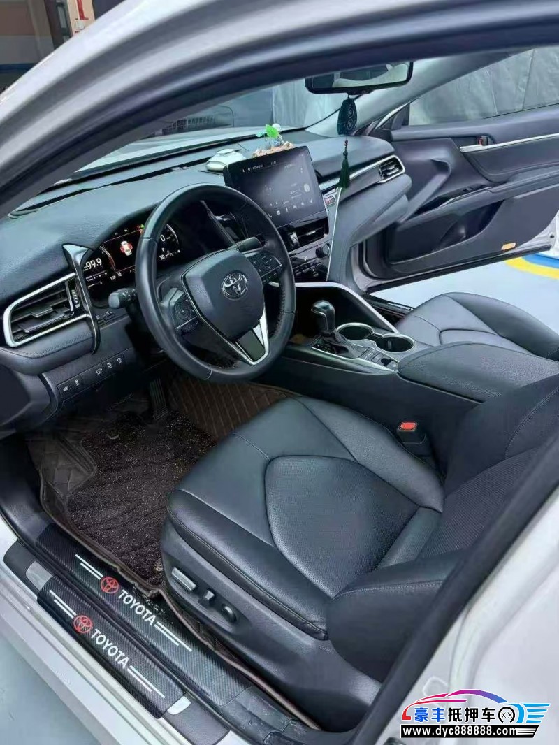22年丰田凯美瑞轿车抵押车出售