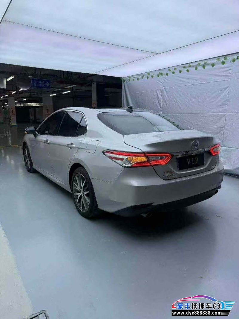 22年丰田凯美瑞轿车抵押车出售