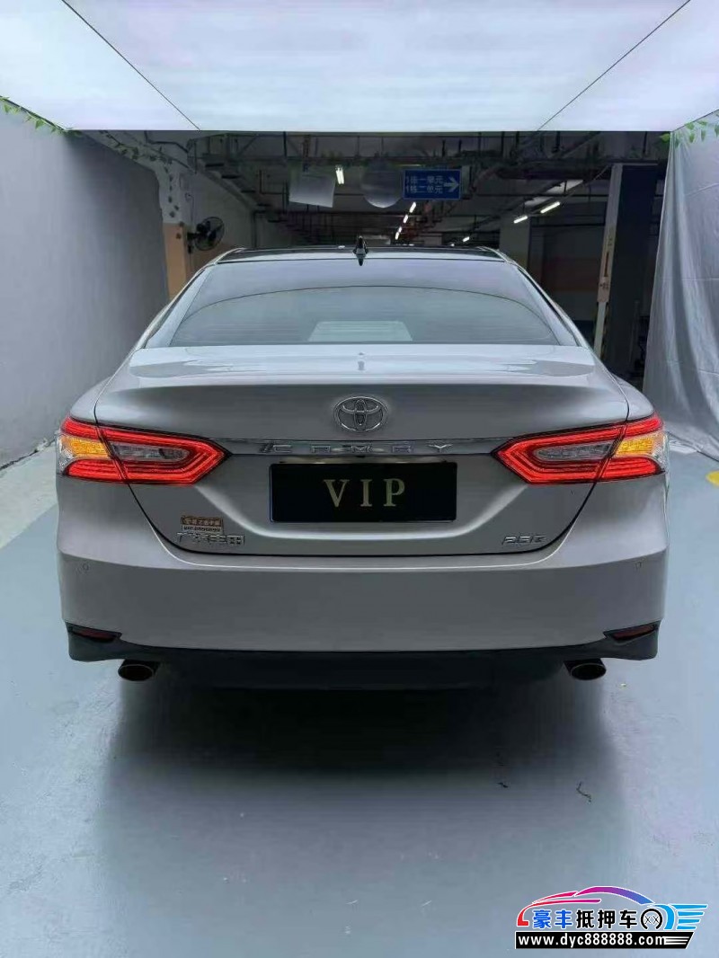 22年丰田凯美瑞轿车抵押车出售