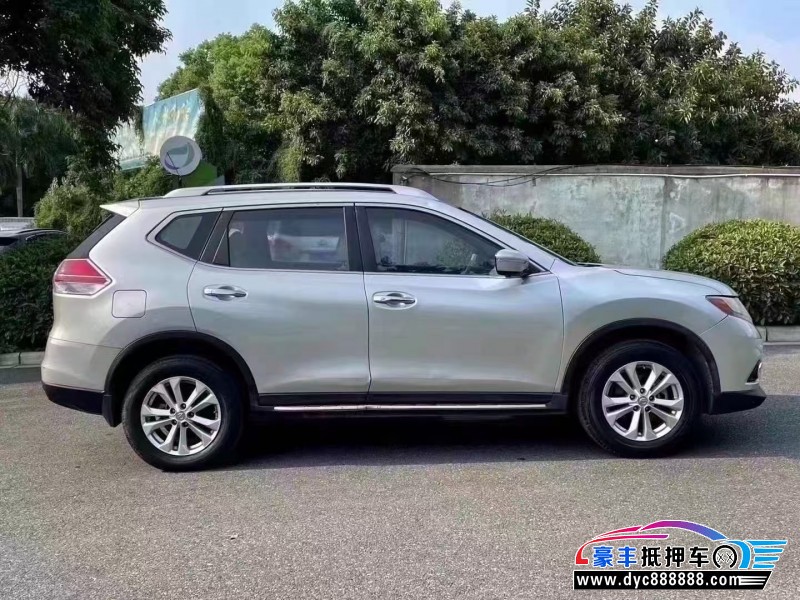 15年日产奇骏轿车抵押车出售