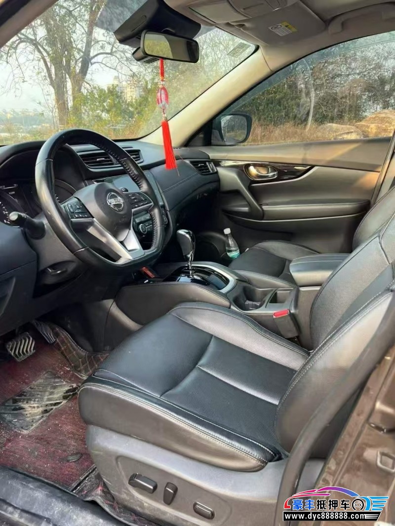 20年日产奇骏轿车抵押车出售