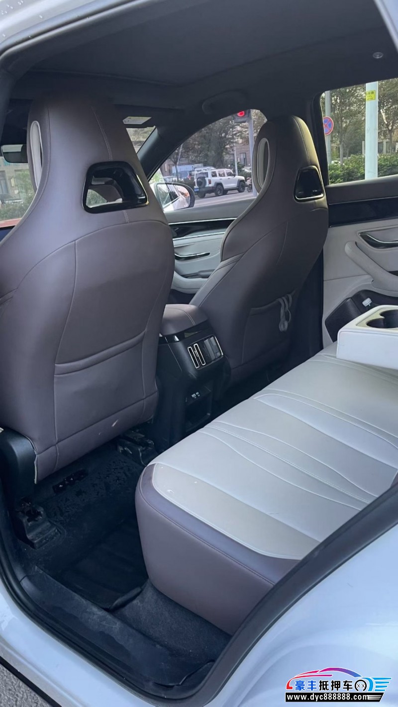 24年比亚迪宋轿车抵押车出售