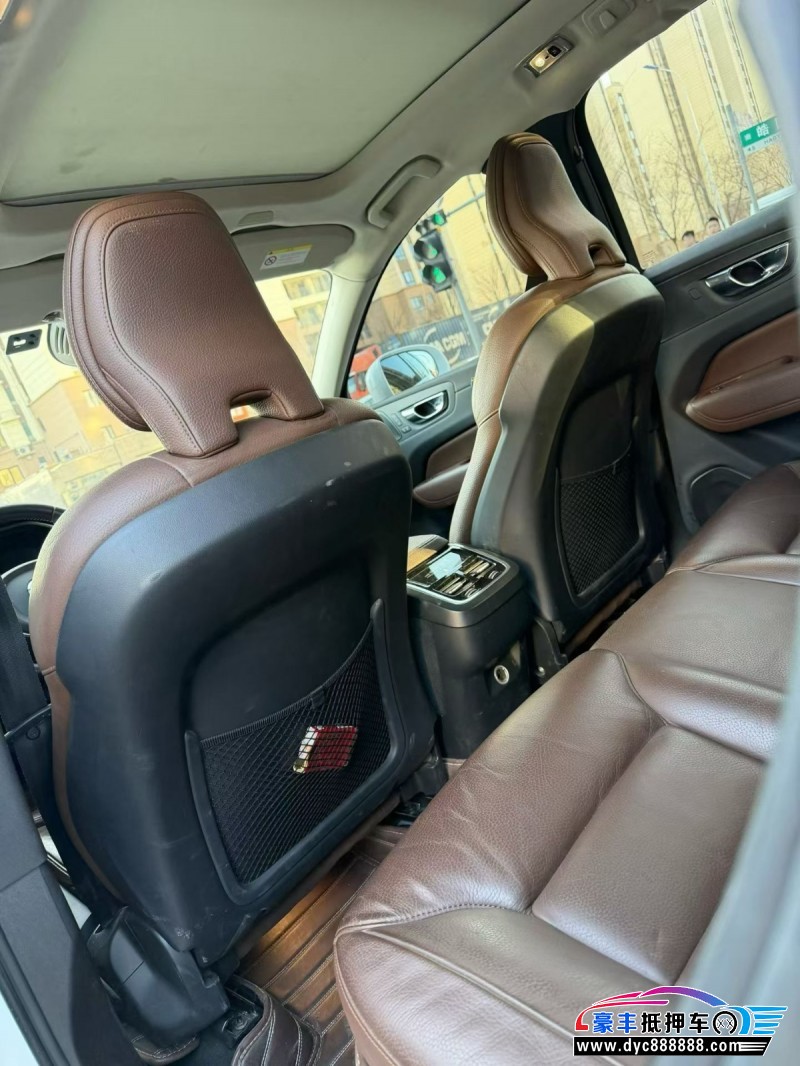 20年沃尔沃XC60轿车抵押车出售