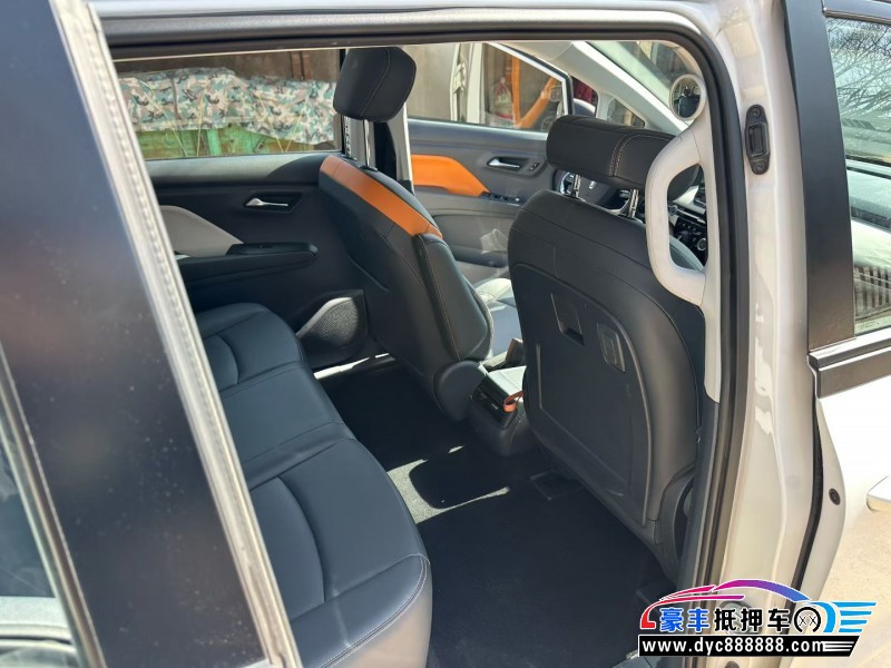 24年奔腾NAT轿车抵押车出售