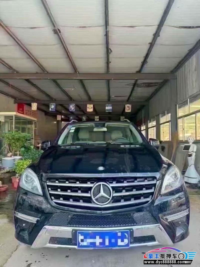 抵押车出售13年奔驰ML轿车