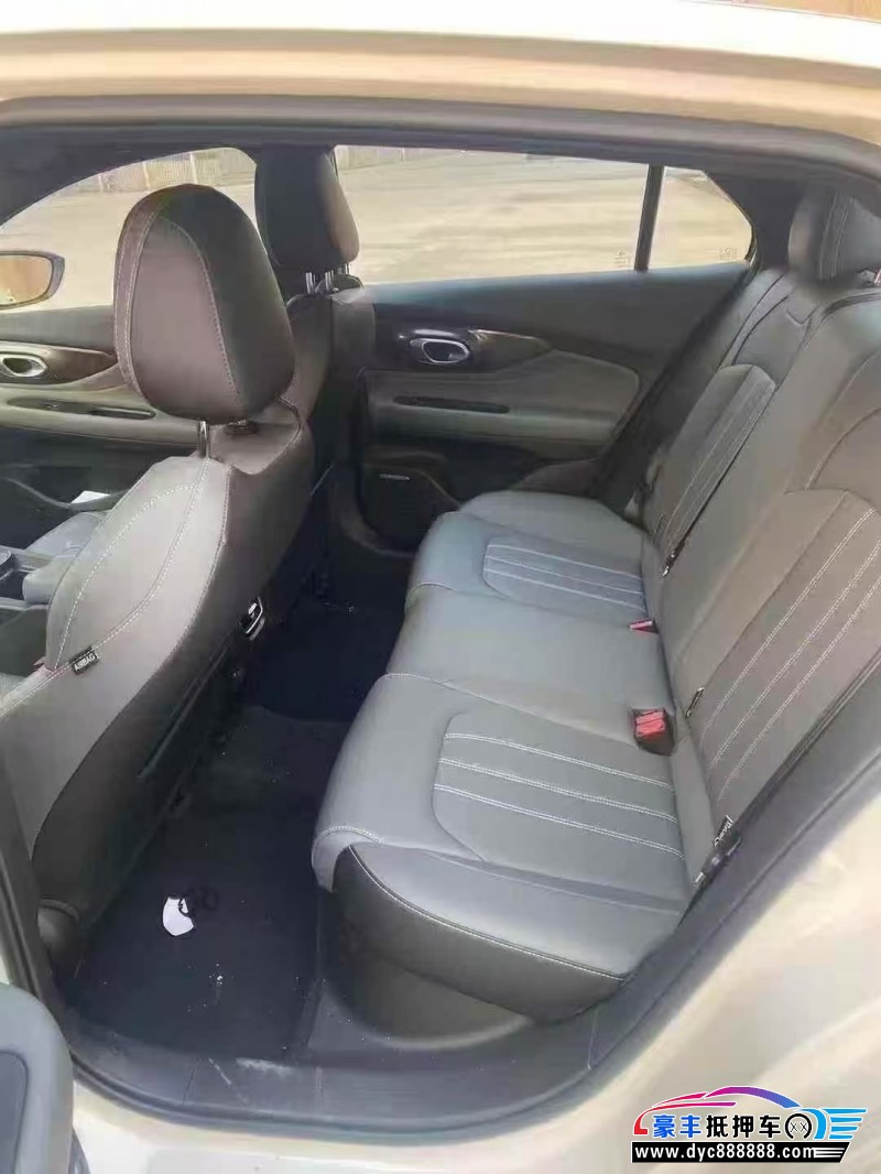 25年传祺影豹轿车抵押车出售