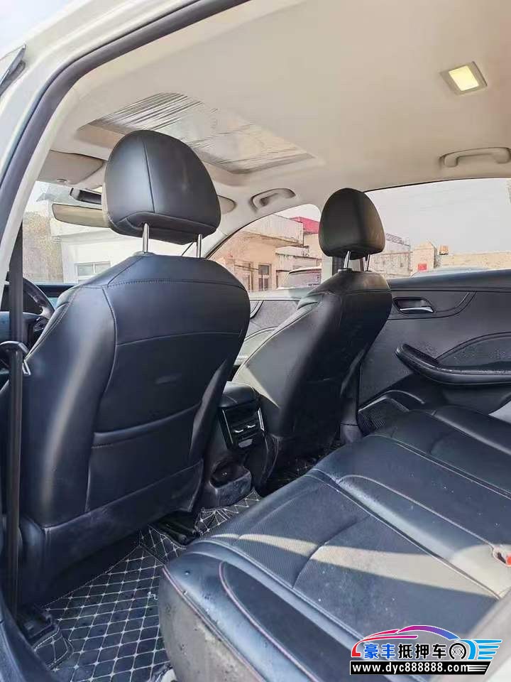 25年荣威i5轿车抵押车出售