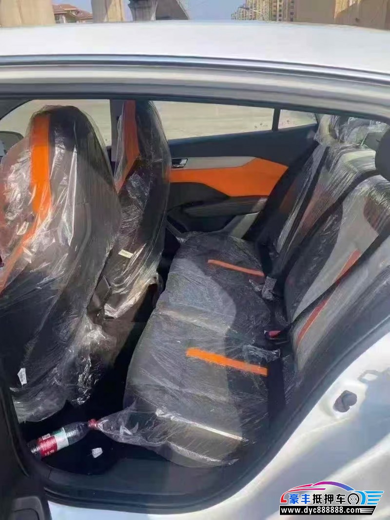 25年东风风神奕炫轿车抵押车出售