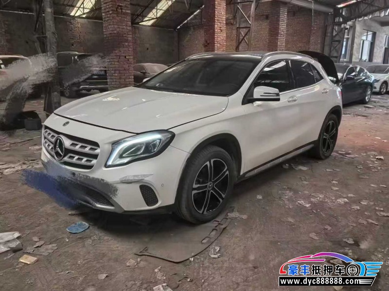 18年奔驰GLA轿车抵押车出售