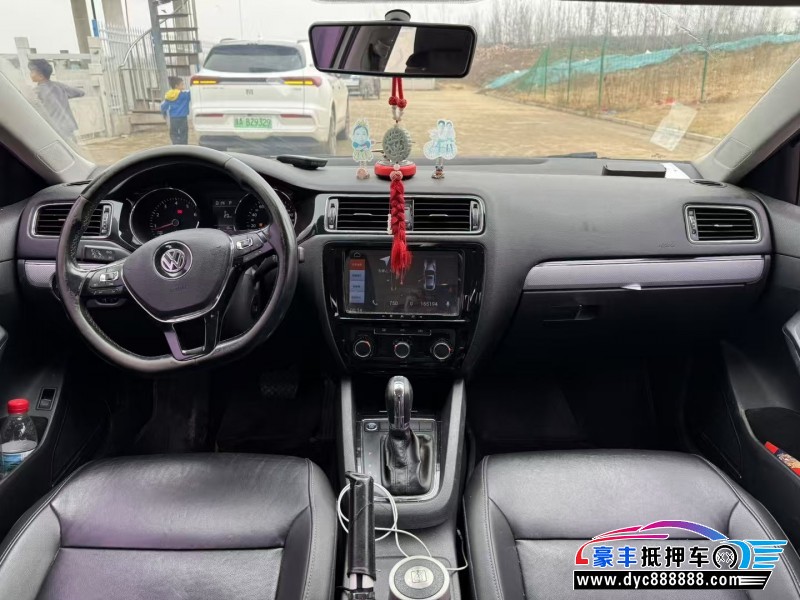 17年大众速腾轿车抵押车出售