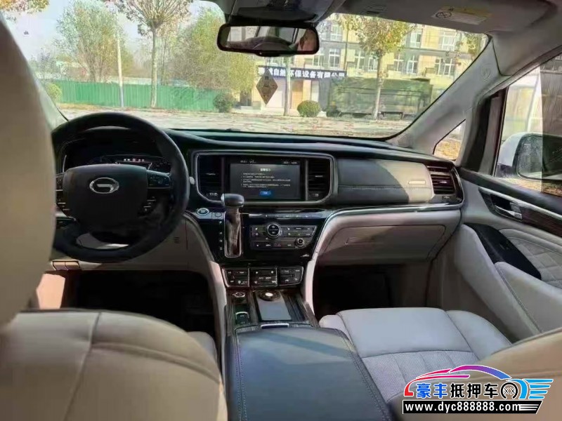 18年传祺M8轿车抵押车出售