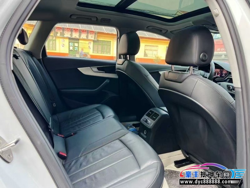 19年奥迪A4轿车抵押车出售