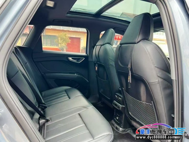 24年奥迪Q4轿车抵押车出售