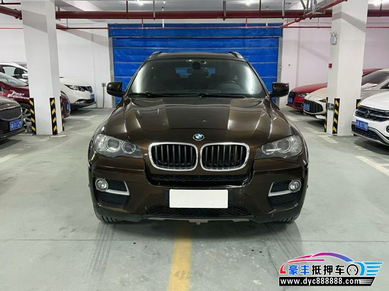 抵押车出售14年宝马X6轿车