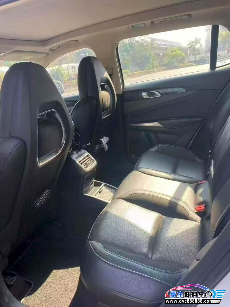 19年领克01轿车抵押车出售