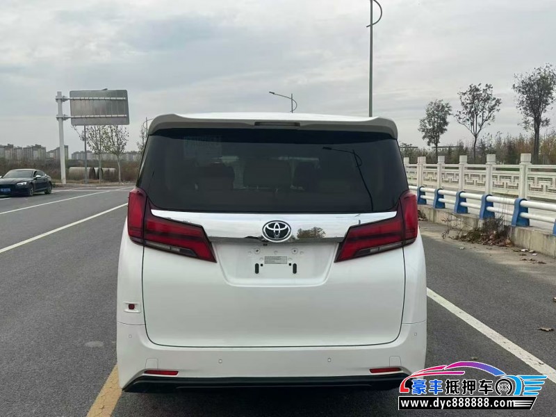 18年丰田埃尔法轿车抵押车出售