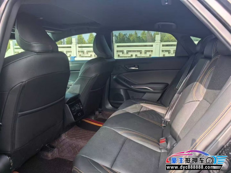 25年丰田亚洲龙轿车抵押车出售