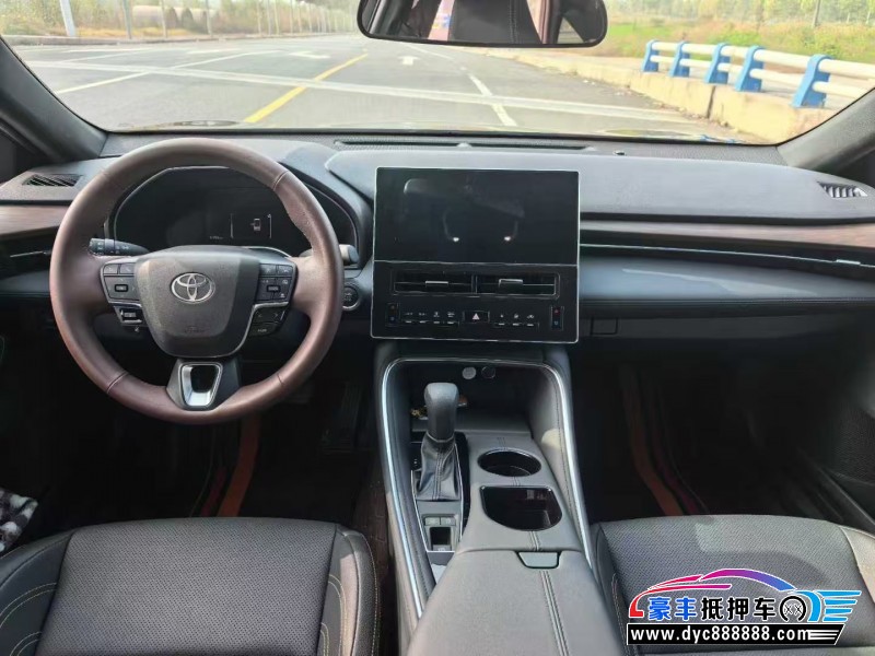 25年丰田亚洲龙轿车抵押车出售