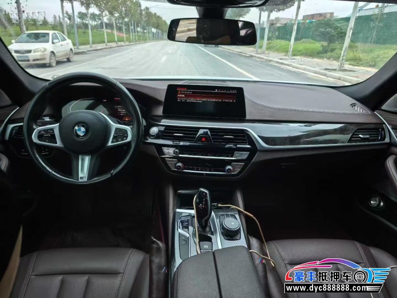 20年宝马5系轿车抵押车出售