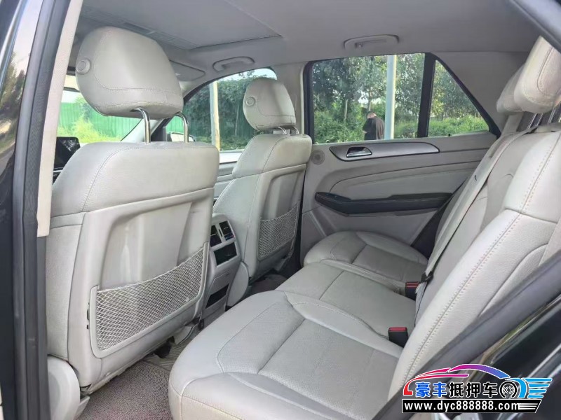 14年奔驰ML轿车抵押车出售