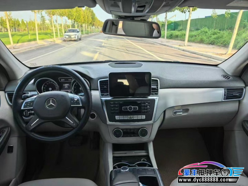 14年奔驰ML轿车抵押车出售