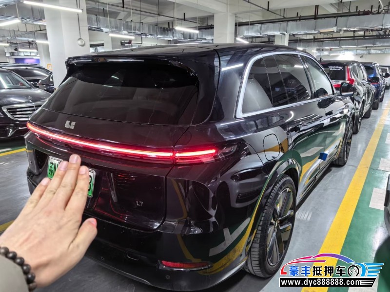 25年理想L7轿车抵押车出售