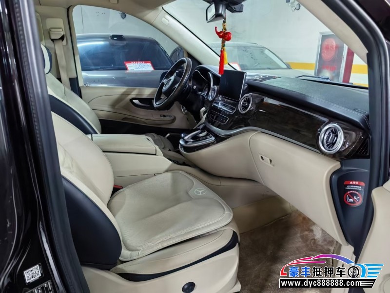 18年奔驰V轿车抵押车出售