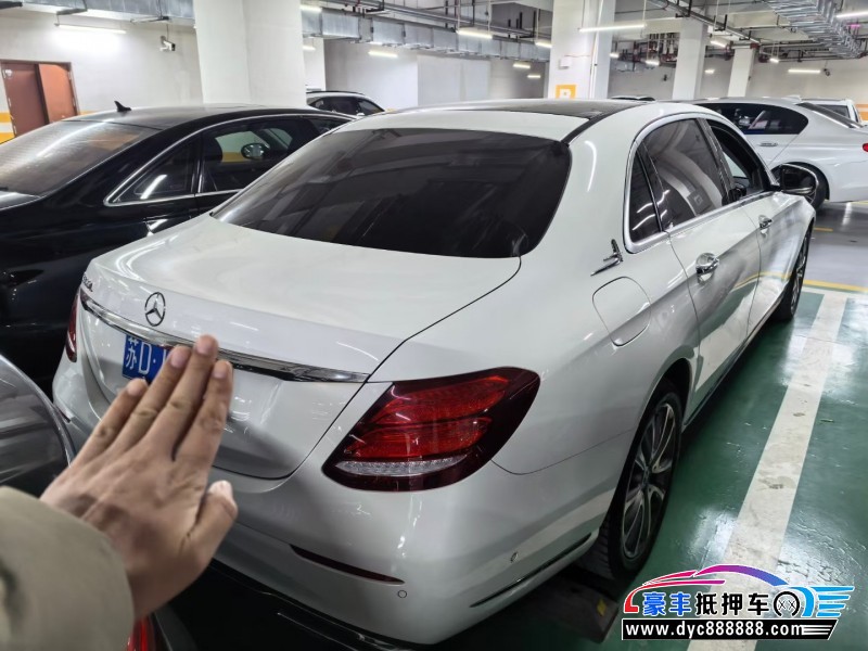 17年奔驰E轿车抵押车出售